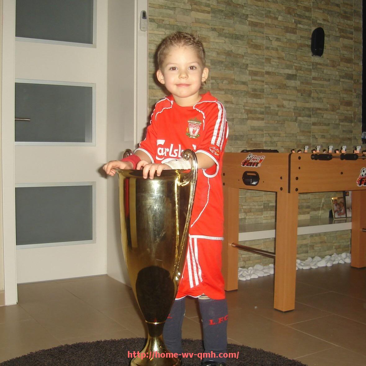 球盟会官网-世俱杯明星球迷评论合集,名人观点引发广泛讨论